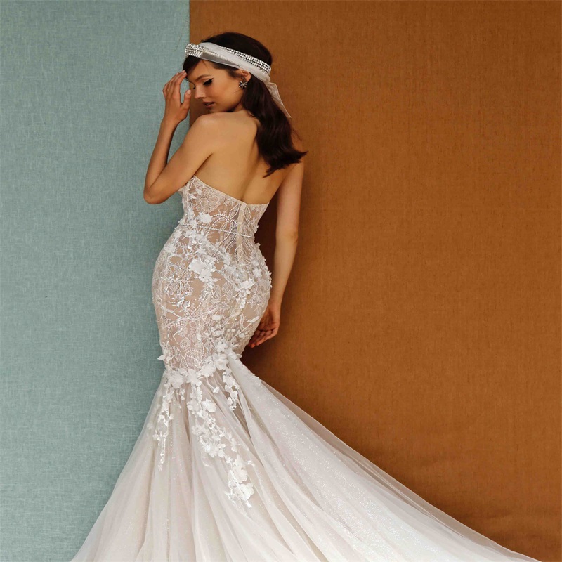 Hot Sale Mermaid Wedding Dresses Strapless Sleeveless Hand Made Flower Beaded Appliqued Lace Bridal Gown Sweep Train Backless Bridal Dress
