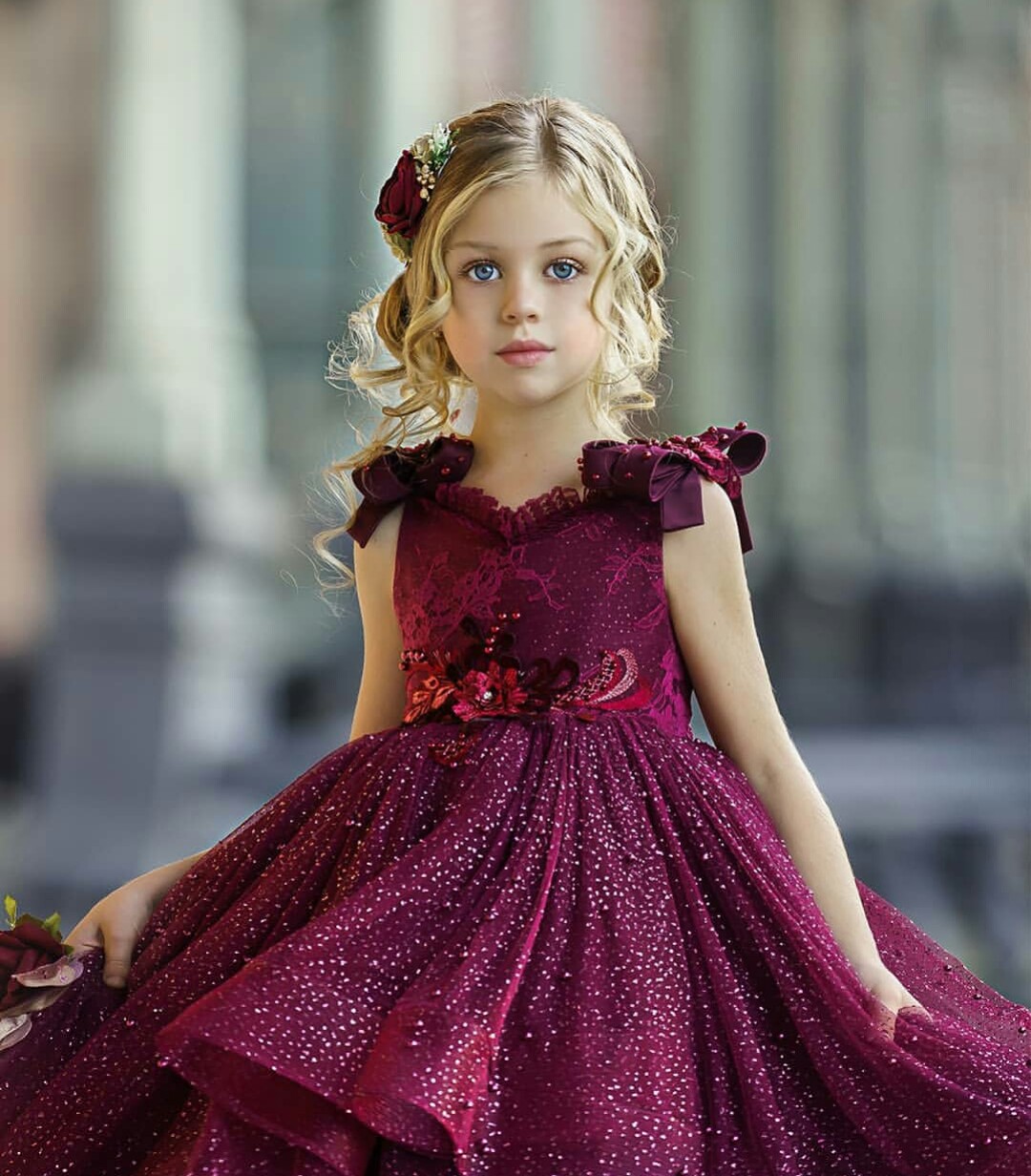 Cheap Flower Girl Dresses Jewel Neck Sleevesless Appliqued Sequins Tiered Girl Pageant Gown Backless Bow Custom Made Skirts Birthday Gowns