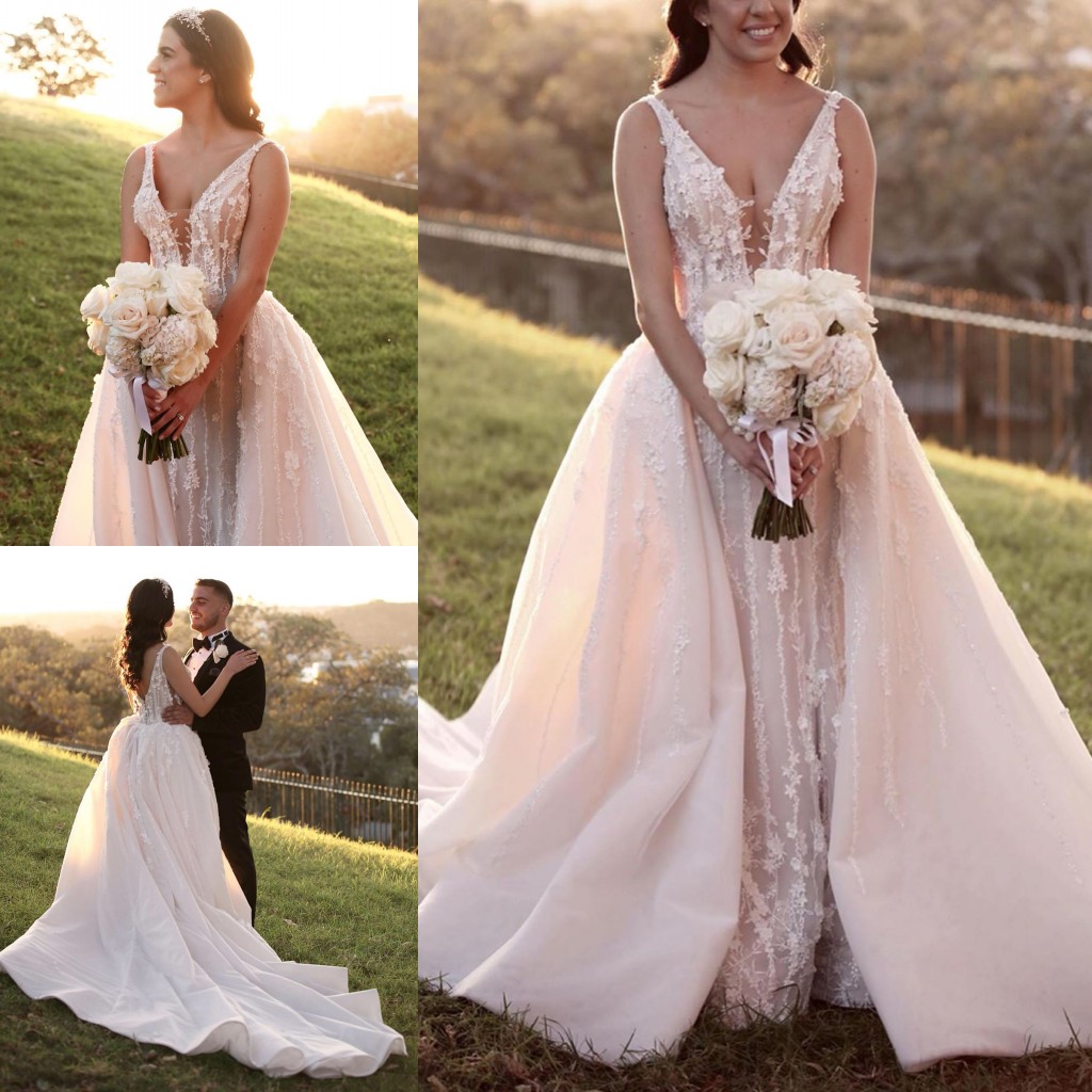 Amazing Mermaid Eaded Lace Wedding Dree Sheer Deep V Neck Appliqued Ackle Ridal Gown With Detachable Train Robe