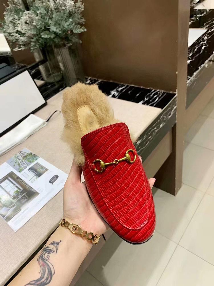 Winter flat soled wool slippers for men and women in general crocodile pattern rabbit-hair slippers metal horse-buttoned Muller slippers, Red
Winter flat soled wool slippers for men and women in general crocodile pattern rabbit-hair slippers metal horse-buttoned Muller slippers, Red