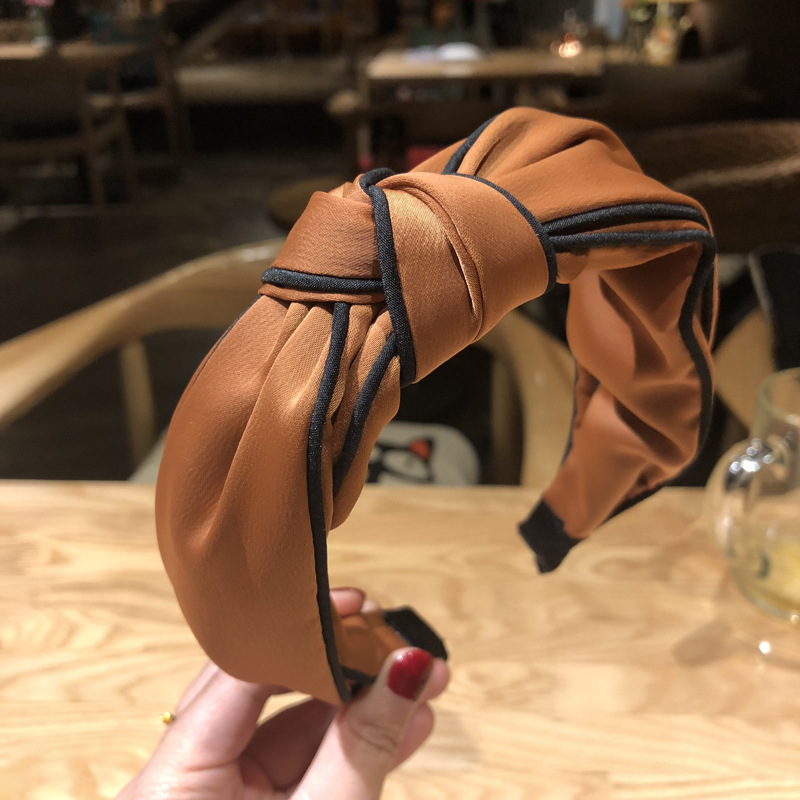 New Cross Knotted Satin Hair Hoop Fashion Woman Solid Color Headband Hair Accessories Headdress
New Cross Knotted Satin Hair Hoop Fashion Woman Solid Color Headband Hair Accessories Headdress