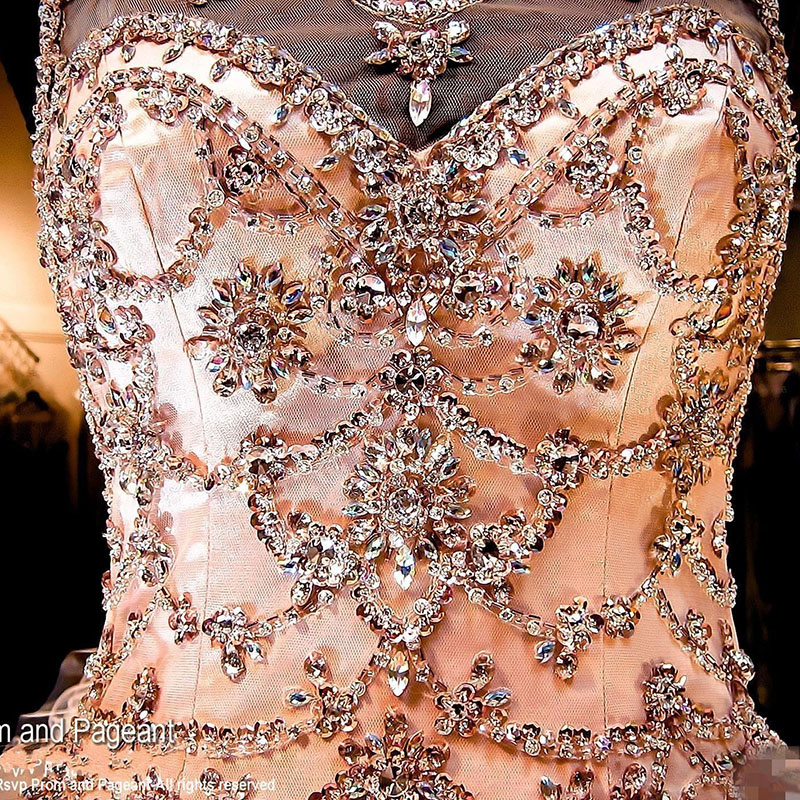 Rhinestone Crystals Blush Peach Quinceanera Dresses Sexy Sheer Jewel Sweet 16 Party Gowns Ruffles Princess Prom Ball Party Gowns
