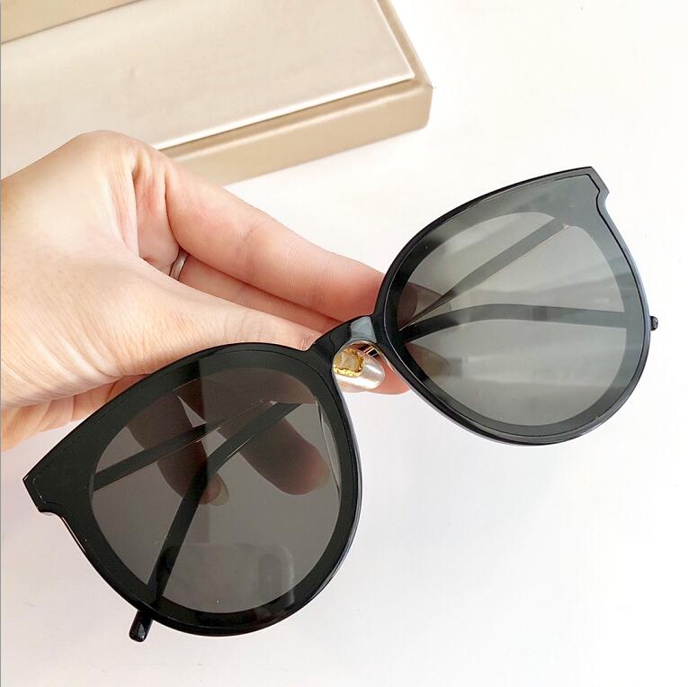 New top quality 5403 mens sunglasses men sun glasses women sunglasses fashion style protects eyes Gafas de sol lunettes de soleil with box
New top quality 5403 mens sunglasses men sun glasses women sunglasses fashion style protects eyes Gafas de sol lunettes de soleil with box