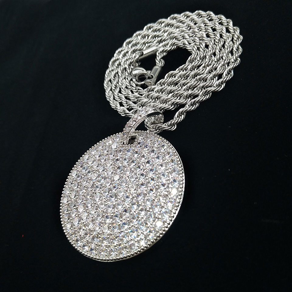 Fashion Gold Plated Iced Out Cubic Zirconia Round Pendant Necklace with Twist Chain Hip Hop Rapper Punk Rock Jewelry Gifts for Men and Women