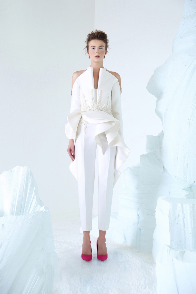 Azzi Osta 2019 White Jumpsuits Prom Dresses Strapless Lace Appliqued Pants Celebrity Party Gowns Floor Length Formal Evening Dress