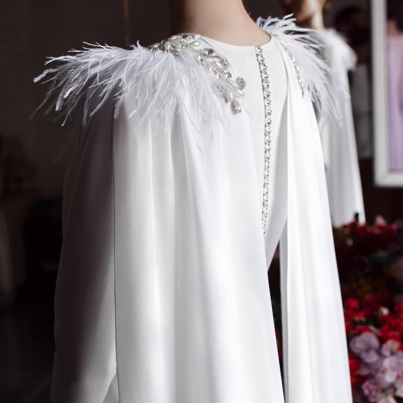 Vintage Country Style Wedding Dresses with Wraps Long Sleeves Crystal Feathers Beach Wedding Gowns Custom Made robes de mariée
