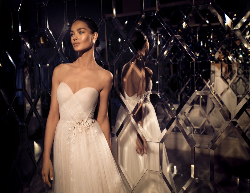 Elihav Sasson 2019 Wedding Dresses With Cape Lace Beads Sheer Neck Tulle Boho Country Wedding Dress Bridal Gown robe de mariée
