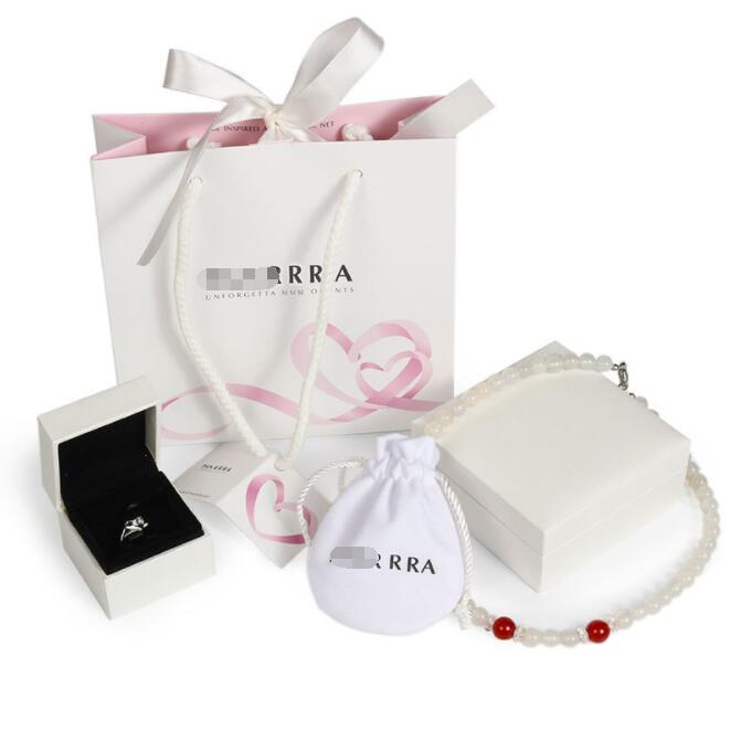 Wholesale jewelry box High quality Original Jewelry handbags Gift Bag For Bracelet Jewelry Paper Bags Unforgettable Moments gift box A0190
Wholesale jewelry box High quality Original Jewelry handbags Gift Bag For Bracelet Jewelry Paper Bags Unforgettable Moments gift box A0190
