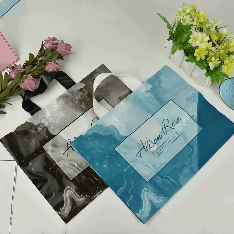 50pc/lot Plastic Gift Bags Simple fashion print Thick With Handle Shopping Bags Clothing store Wedding Party supplies
50pc/lot Plastic Gift Bags Simple fashion print Thick With Handle Shopping Bags Clothing store Wedding Party supplies