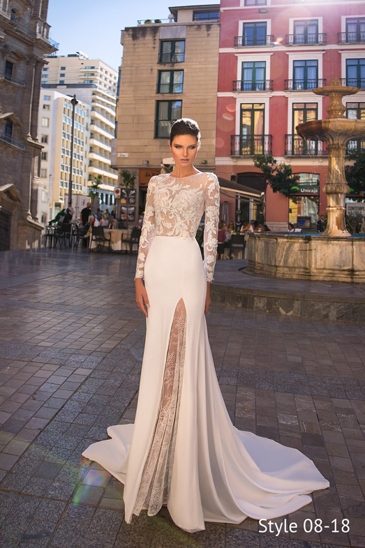 2019 Mermaid Wedding Dresses Jewel Neck Lace Appliqued Sweep Train Bohemian Wedding Dress Side Split Long Sleeve Beach Bridal Gowns