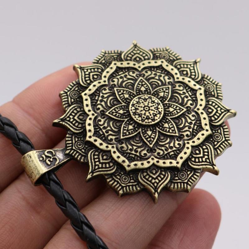 Pendant Necklaces Nostalgia 10Pcs Yoga Mandala Meditation Spiritual Jewelry Lotus Flower Necklace For Women Men
Pendant Necklaces Nostalgia 10Pcs Yoga Mandala Meditation Spiritual Jewelry Lotus Flower Necklace For Women Men