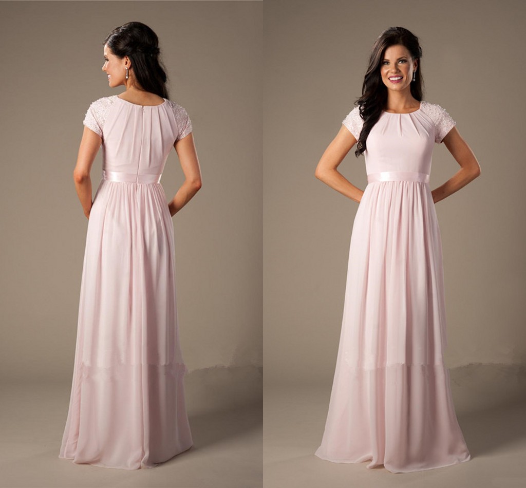 Beaded Pink Long Bridesmaid Dresses with Sleeves 2023 Modest Jewel Neck Full Back Garden Beach Junior Wedding Party Guest Dress