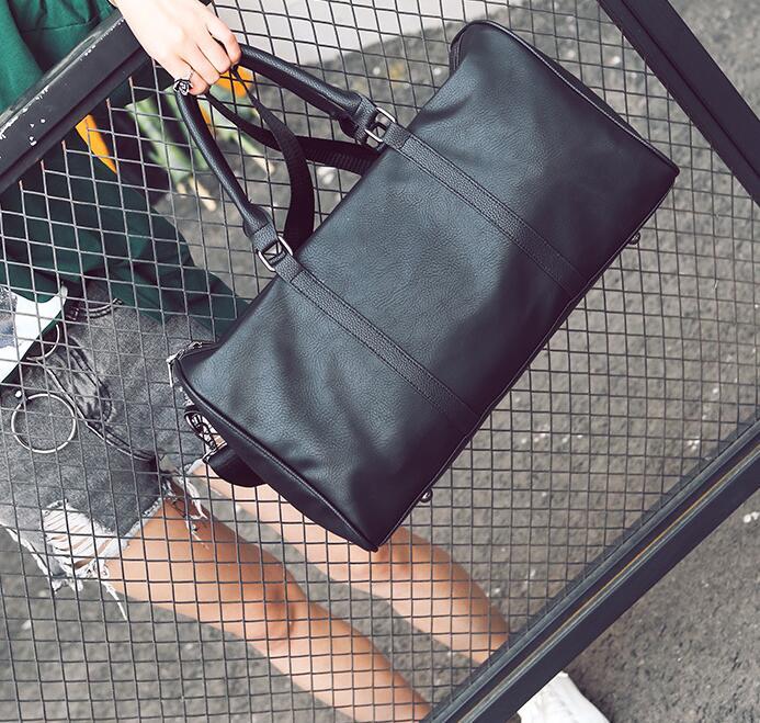 New fashion men's and women's travel bag duffel bag,brand designer luggage bag large-capacity sports bag 55CM
New fashion men's and women's travel bag duffel bag,brand designer luggage bag large-capacity sports bag 55CM