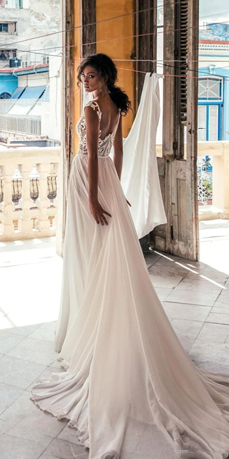 Sexy Deep V Neck Beach Wedding Dresses Side High Slit Lace Appliqued Illusion Bodice Sweep Train 2020 New Bohomian Wedding Bridal Gowns 15