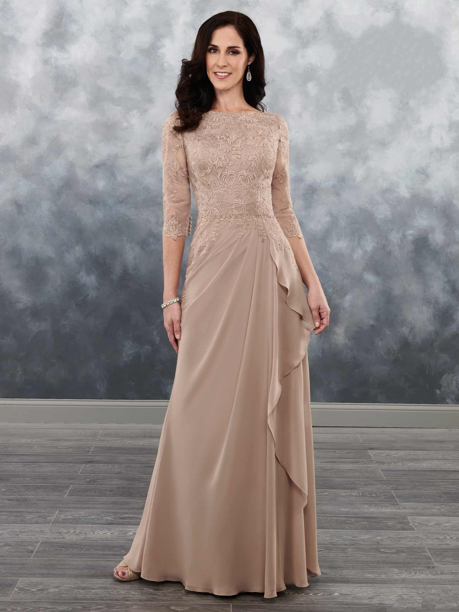 Champagne Lace Mother of the Bride Dresses Bateau Neck Hollow Back Zipper With Sleeves Chiffon Long Evening Cocktail Dress Cheap
Champagne Lace Mother of the Bride Dresses Bateau Neck Hollow Back Zipper With Sleeves Chiffon Long Evening Cocktail Dress Cheap