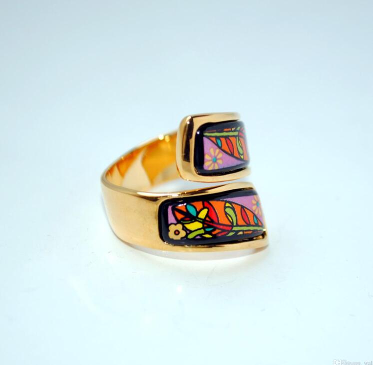 Dream Garden Series rings 18K gold-plated enamel rings Advanced production double curved rings for women designer ring for gift
Dream Garden Series rings 18K gold-plated enamel rings Advanced production double curved rings for women designer ring for gift