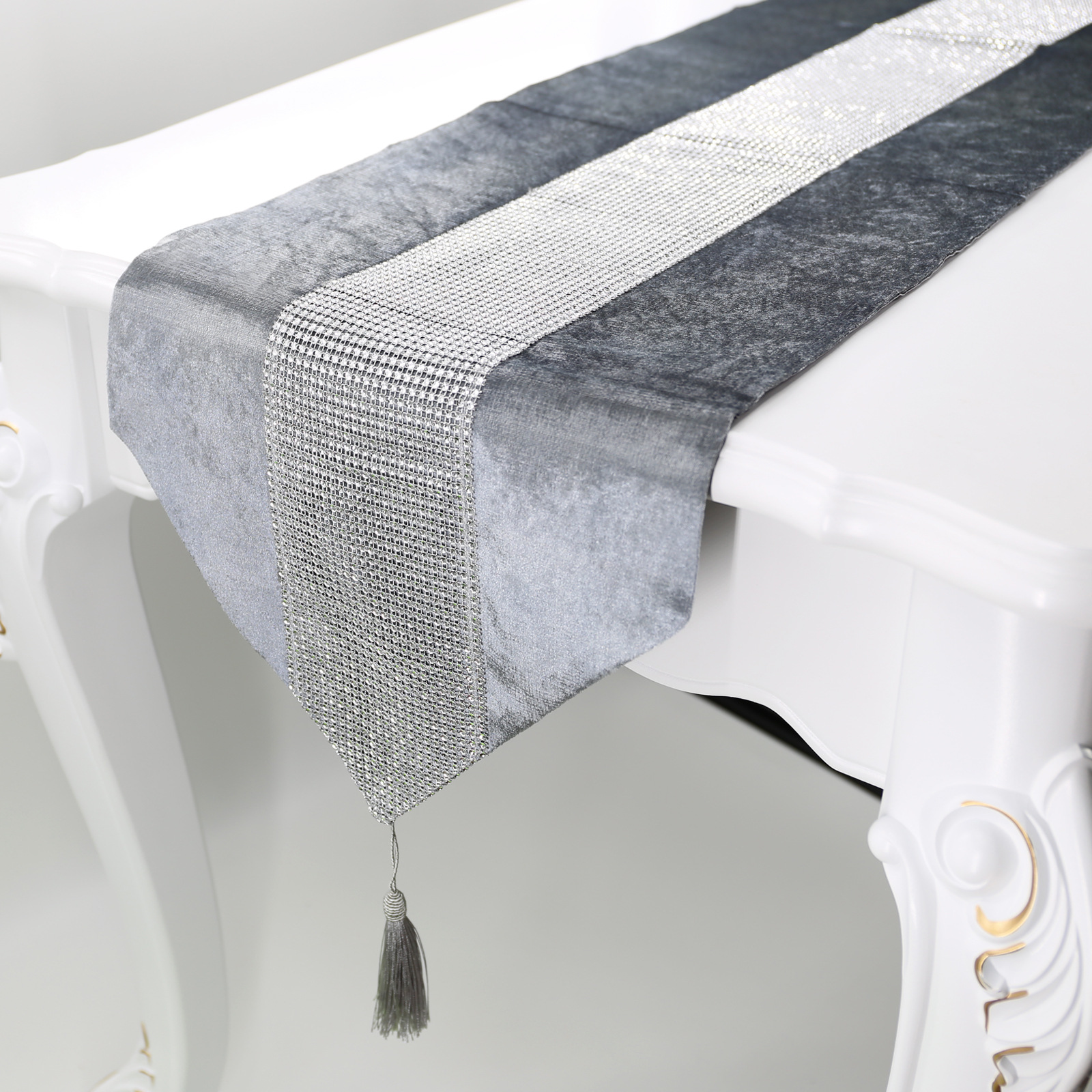 32*180cm Coffee Table Runner Cloth Home Decoration Fashion Hotel Table Cushion Diamond Luxury Flannel Tablecloth Decoration
32*180cm Coffee Table Runner Cloth Home Decoration Fashion Hotel Table Cushion Diamond Luxury Flannel Tablecloth Decoration