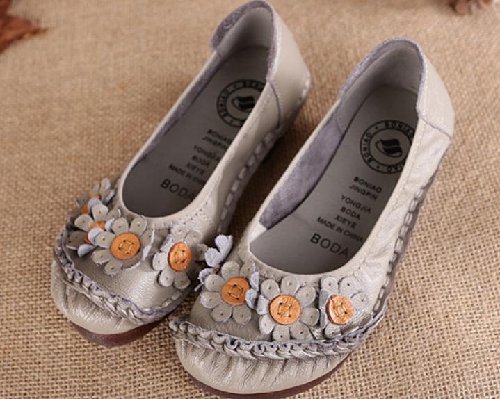 2019 Women's shoes in Spring and Autumn with New style flat bottom round head Comfortable soft bottom Flower mother shoes@707, Fuchsia
2019 Women's shoes in Spring and Autumn with New style flat bottom round head Comfortable soft bottom Flower mother shoes@707, Fuchsia