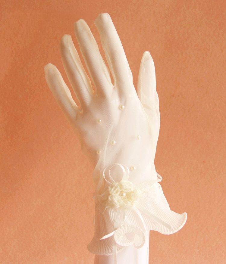 2019 Ivory Bridal Gloves Illusion Full Finger Beaded Wrist Length Gloves In Stock Cheap Wedding Accessories