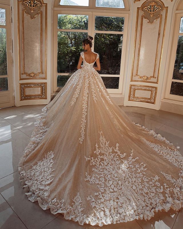 Luxury Champagne A-Line Wedding Dresses Beaded Appliqued Sheer Jewel Neck Arabic Robes Country Bridal Gowns Ball Gown Wedding Dress Vestidos De Novia