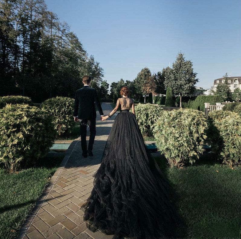2019 Chic Black Wedding Dresses V Neck Long Sleeve Thigh High Slit Sexy Bridal Gowns Lace Appliques Beach Wedding Dress robe de mariée