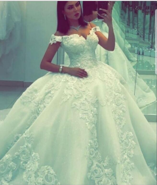 2019 Arabic Off The Shoulder Lace Ball Gown Wedding Dresses Tulle Applique Ruched Sweep Train Bridal Wedding Gowns robe de mariée
