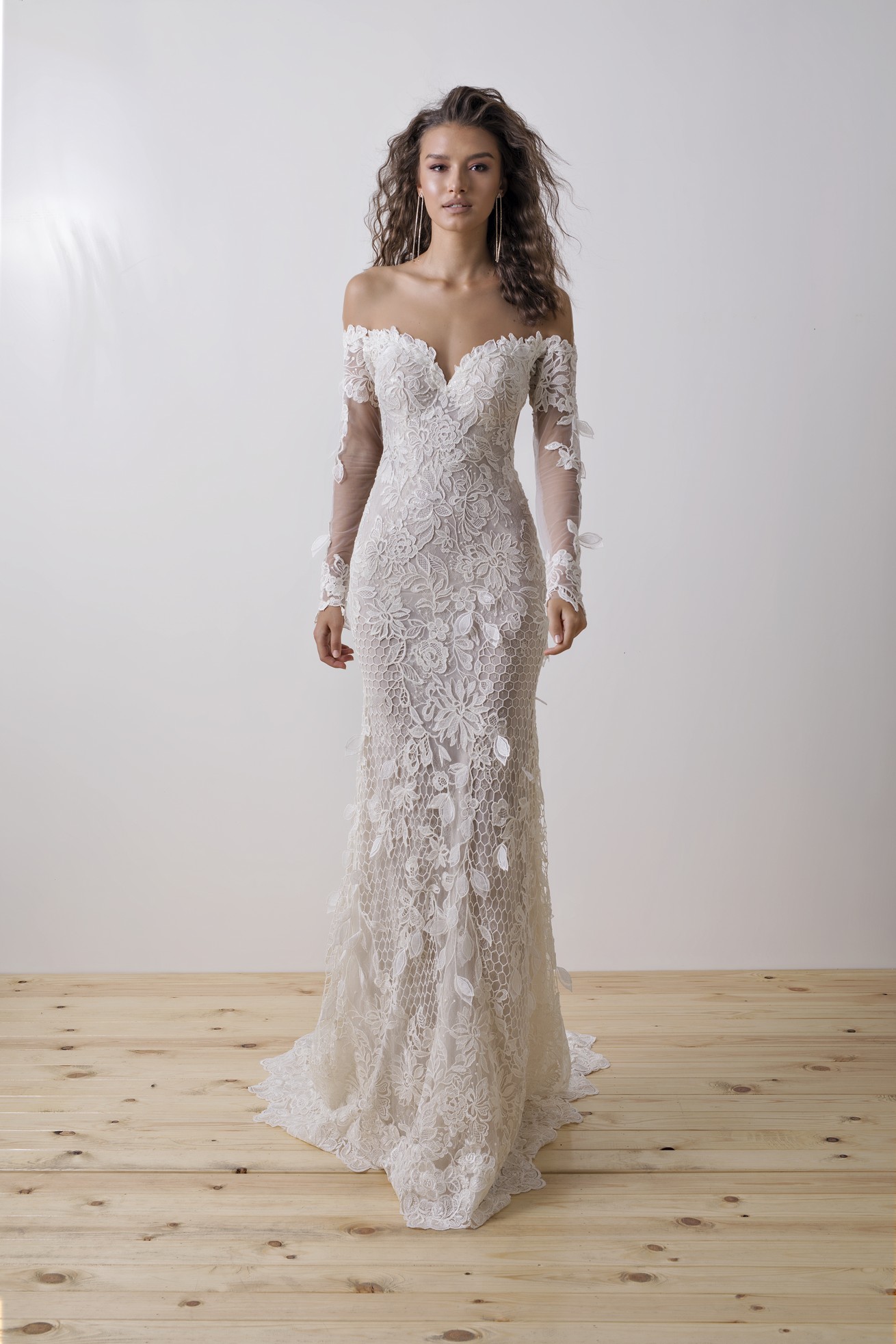 Elegant Mermaid Wedding Dresses Jewel Long Sleeve Hollow Lace Applique Wedding Gown Sweep Train robe de mariée
