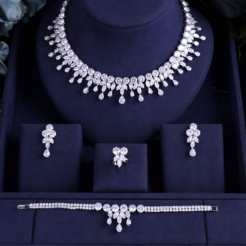 jankelly Hotsale African 4pcs Bridal Jewelry Sets New Fashion Dubai Full Jewelry Set For Women Wedding Party Accessories Design, As pic
jankelly Hotsale African 4pcs Bridal Jewelry Sets New Fashion Dubai Full Jewelry Set For Women Wedding Party Accessories Design, As pic