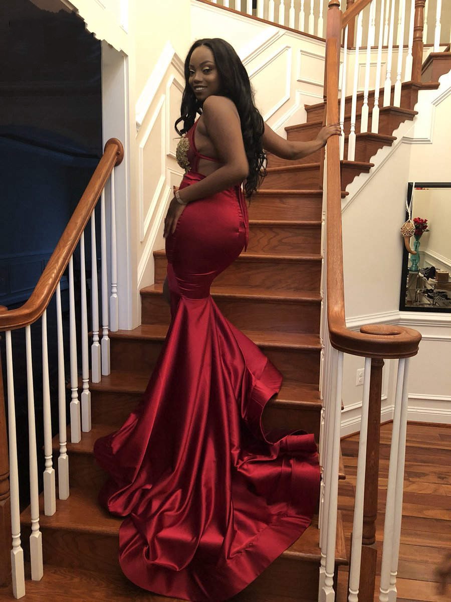 Mermaid Backless Bury Prom Dresses Halter Deep V Neck Beaded Appliqued Formal Dress Sweep Train Satin Side Split Evening Gowns