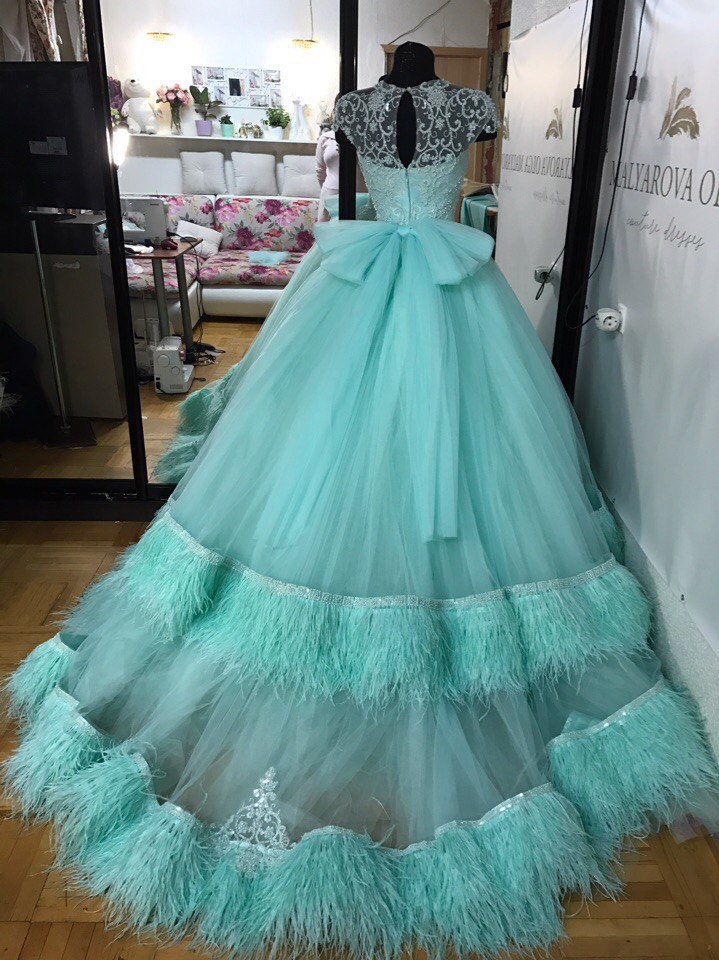 Luxury Quinceanera Dresses Lace Applique Beads Feather Cap Sleeve Blue Ball Gown Sweep Train Sweet 15 Gowns Plus Size Prom Dress Custom Made