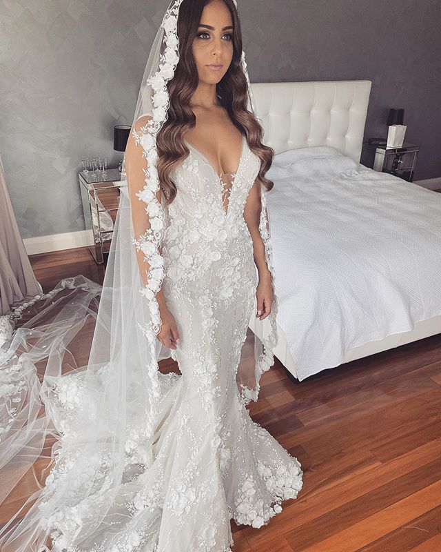 New Mermaid Wedding Dresses Sweep Train V Neck Lace 3D Floral Appliques Country Wedding Dresses Bridal Gowns Custom Made Robes De Mariée