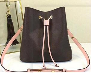 new leather famous shoulder bag Tote designer handbags shopping bag purse luxury messenger bag Shoulder Bags 
new leather famous shoulder bag Tote designer handbags shopping bag purse luxury messenger bag Shoulder Bags