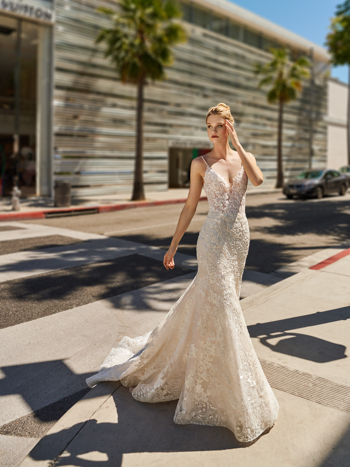 New Beach Sexy Mermaid Wedding Dresses Lace Spaghetti Sequins Appliques Bridal Gowns Backless Sweep Train Wedding Dress