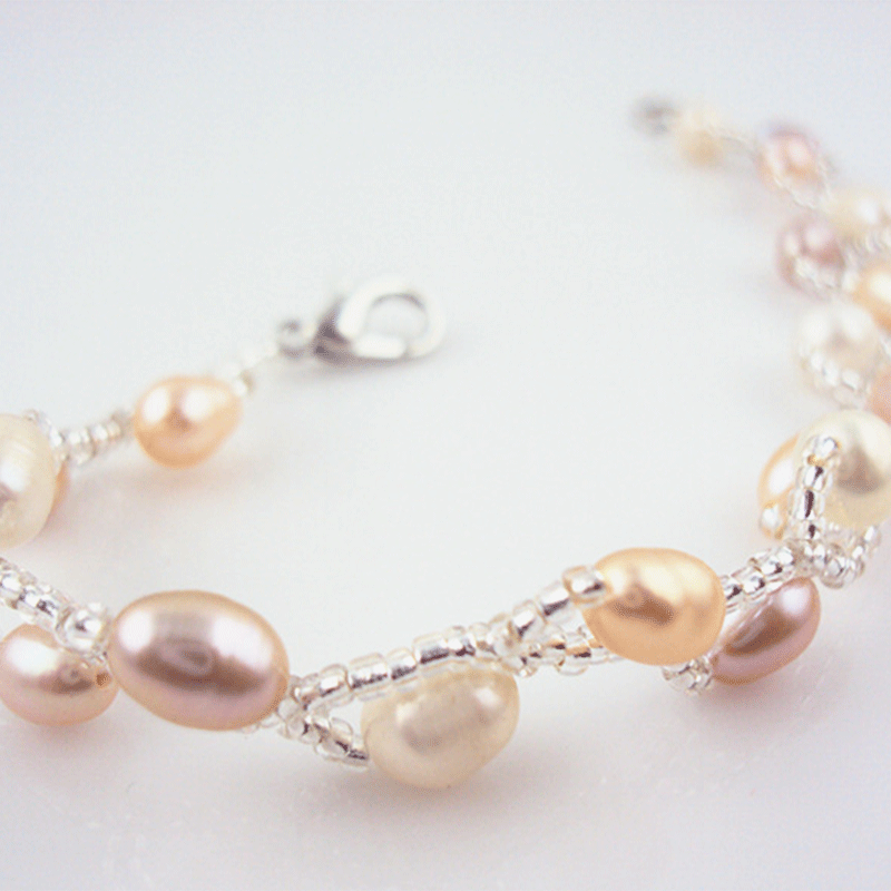 Pure natural freshwater 8-shaped pearl bracelet strands, a beautiful gift for mother and lover
Pure natural freshwater 8-shaped pearl bracelet strands, a beautiful gift for mother and lover