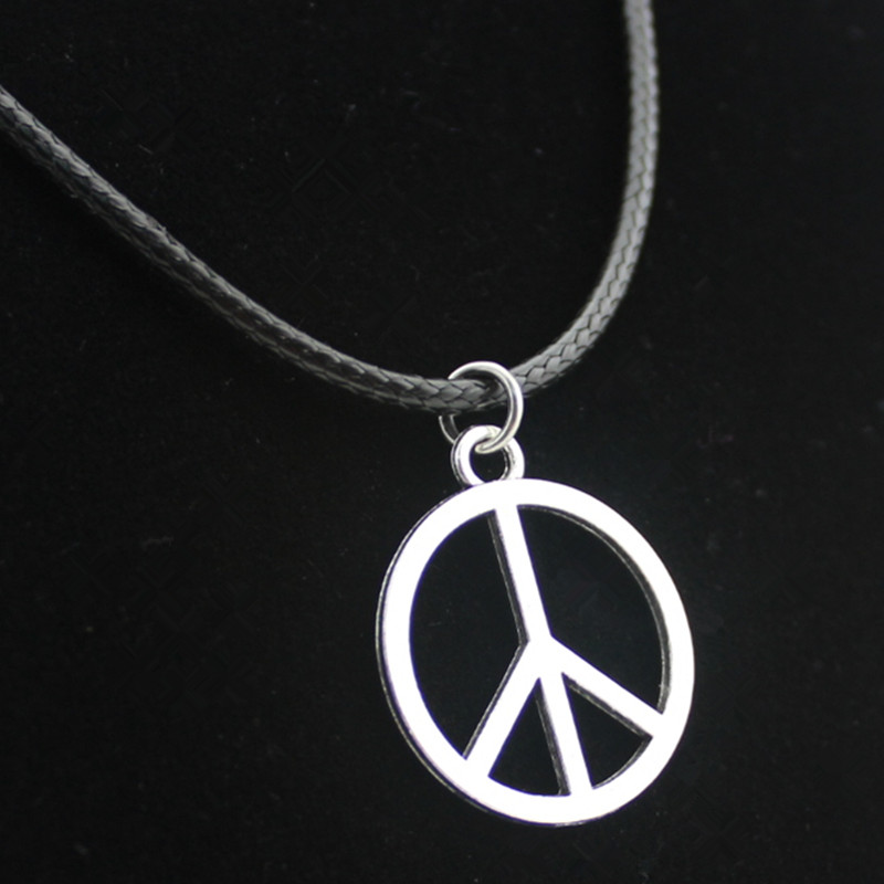 Jewelry whole lot 50pcs men women039s fashion alloy design peace sign charms pendants necklaces gift HJ11