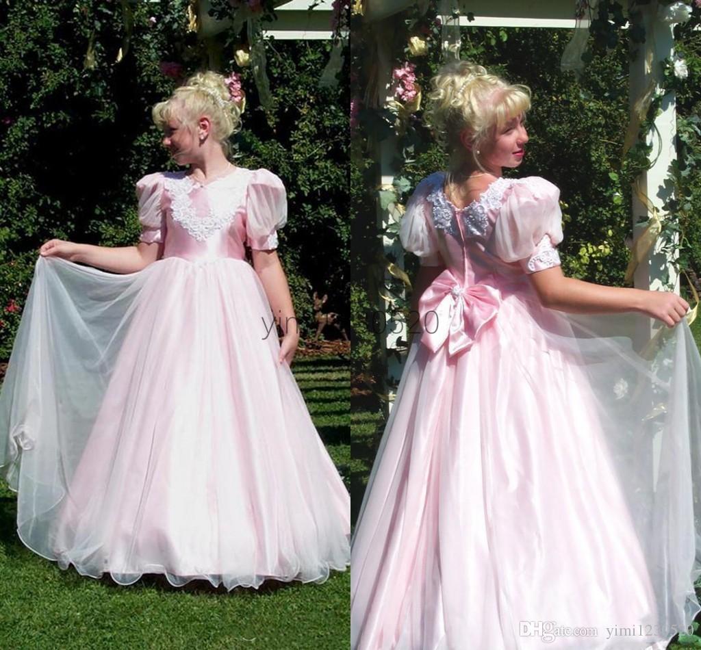 2020 Vintage Flower Girl Dresses for Weddings Gigot Sleeve Jewel Floor Length Appliques Bow Child Birthday Party Gowns Girls Pageant Dress, White
2020 Vintage Flower Girl Dresses for Weddings Gigot Sleeve Jewel Floor Length Appliques Bow Child Birthday Party Gowns Girls Pageant Dress, White