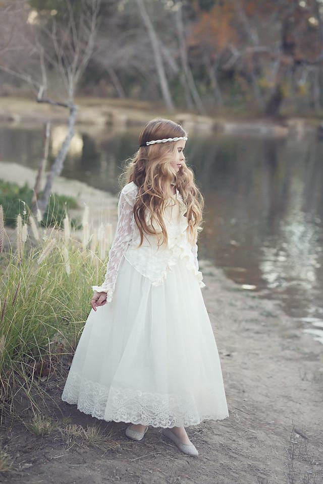 2019 Lovely Boho Flower Girl Dresses For Weddings Jewel Long Sleeve Lace Girl first holy communion dresses