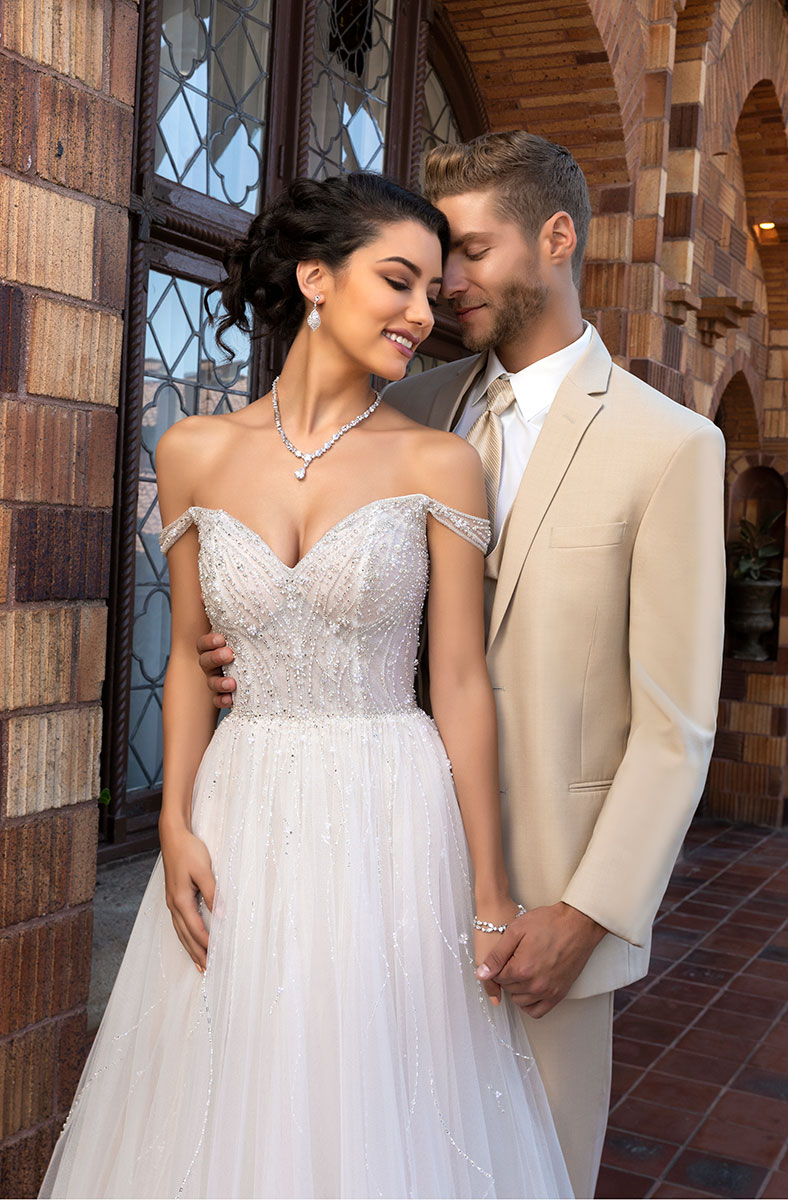 Kittychen Beading Wedding Dresses Off Shoulder Beads Pearls Backless Wedding Dress Tulle Sweep Train Beach Bridal Gowns