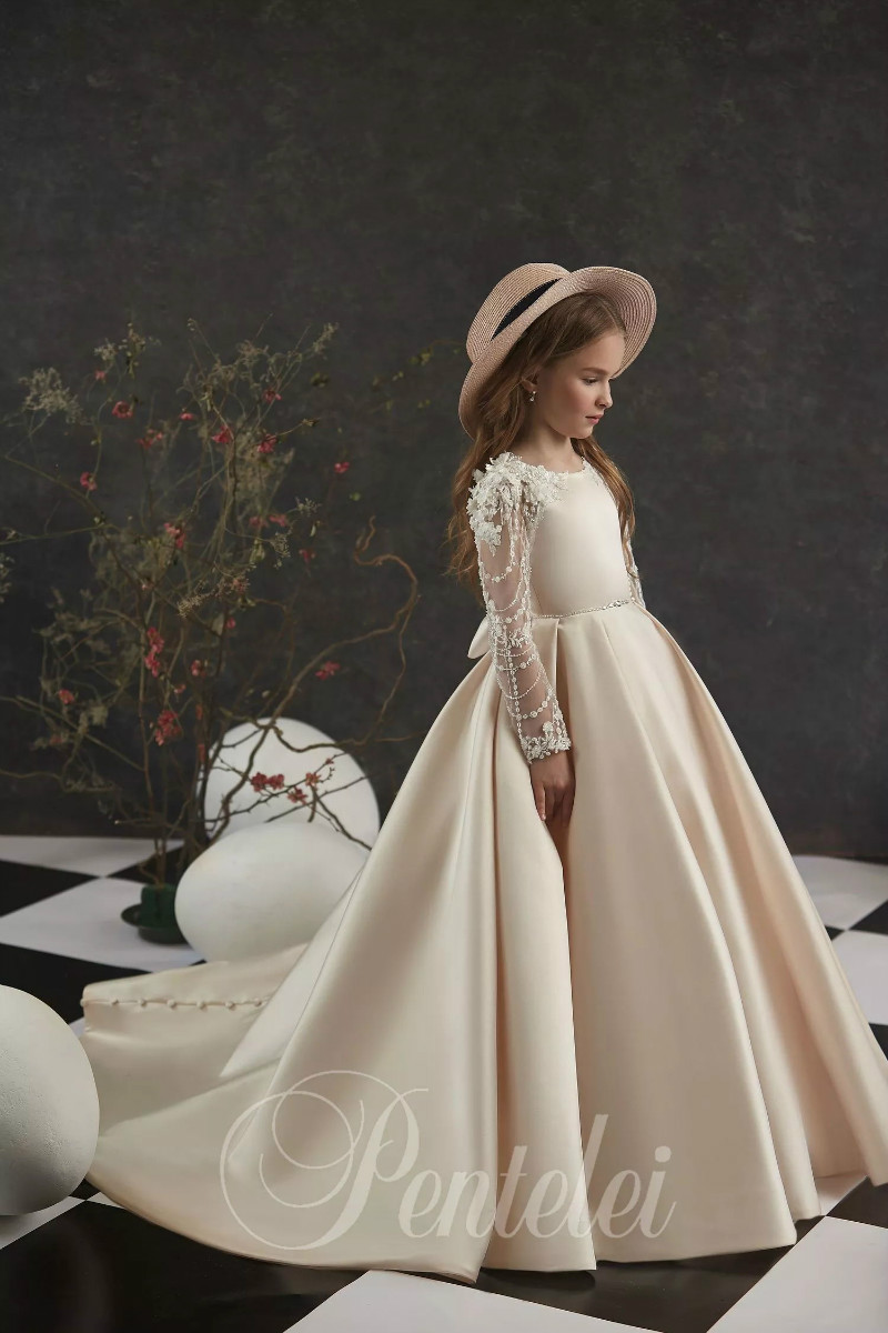 Cute Ball Gown Flower Girl Dresses Jewel Long Sleeve Hollow Lace Applique Hand Made Flower Pageant Dress Floor Length Girl's Birthday Party