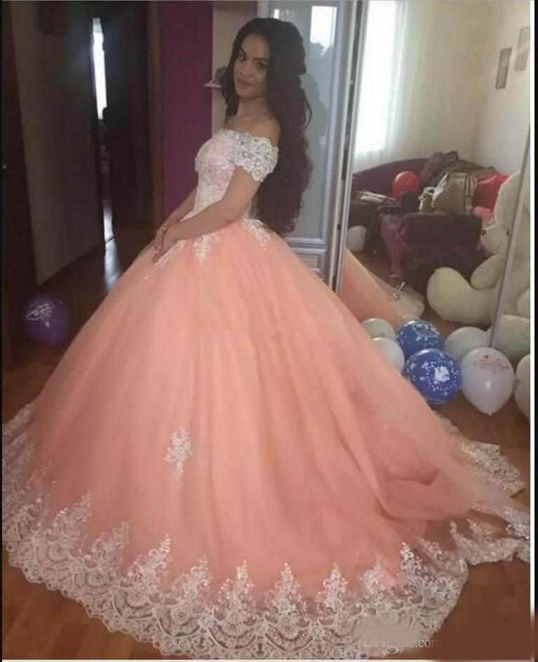Online Blush Sweet 16 Quinceanera Dresses Ball Gown Bateau Neck Short Sleeves Appliques Formal Party Dresses Prom Dresses