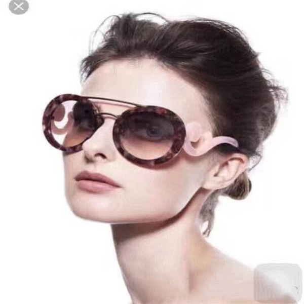 HOT NEW High quality New fashion vintage sunglasses women Brand designer womens sunglasses ladies sun glasses with cases and box 133S
HOT NEW High quality New fashion vintage sunglasses women Brand designer womens sunglasses ladies sun glasses with cases and box 133S