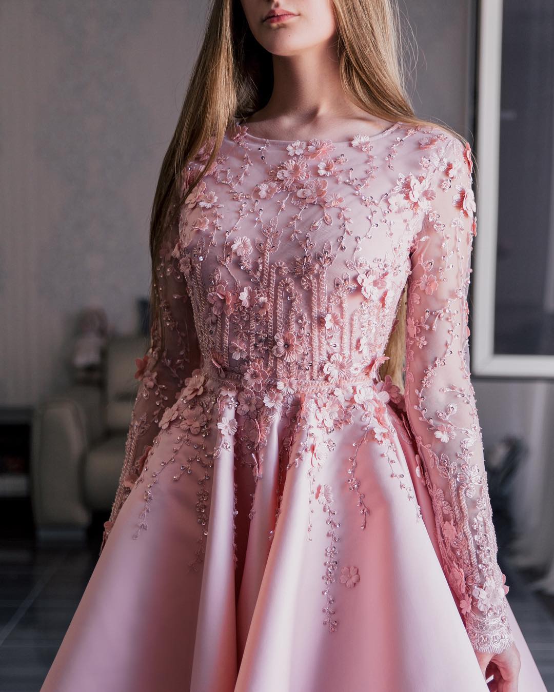 Modest New Arrival Evening Dresses Jewel Neck Long Sleeve Sequins Applique Ruched Formal Dresses Button Knee Length Party Gowns