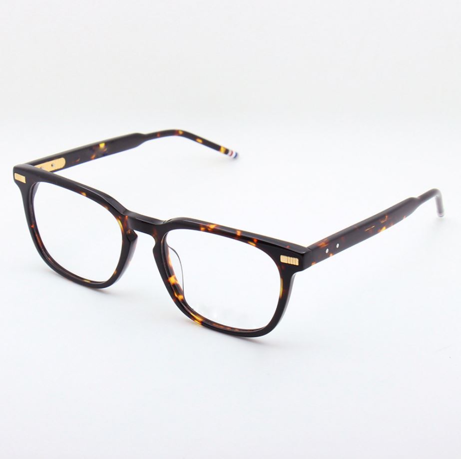 Wholesale-High Quality Brand Designer glasses Black Frame Fashion wom glasses classic Plastic frame flatter
Wholesale-High Quality Brand Designer glasses Black Frame Fashion wom glasses classic Plastic frame flatter