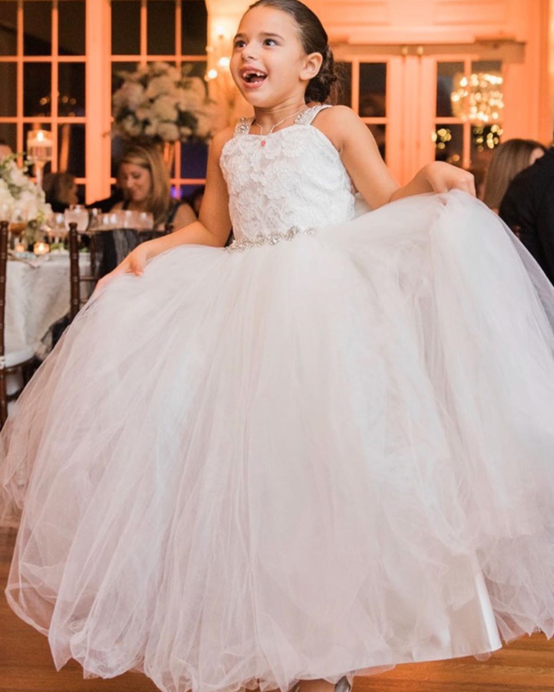 Lace Crystals Backless Flower Girl Dresses Spaghetti Tulle Little Girl Wedding Dresses Vintage Communion Pageant Dresses Gowns F156