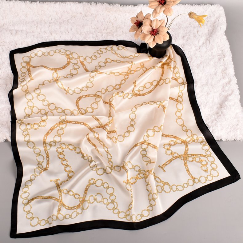 Spring new chain satin simulation silk 70 * 70com square towel wholesale free shipping
Spring new chain satin simulation silk 70 * 70com square towel wholesale free shipping