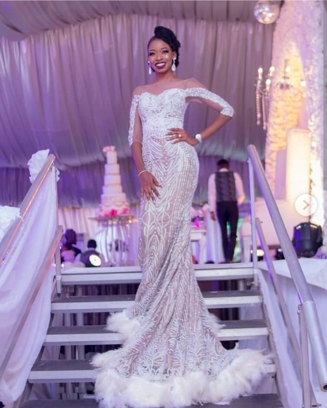 2019 African Luxury Mermaid Wedding Dresses Lace Applique Beaded Long Sleeves Modest Wedding Dress Feather Court Train Bridal Gowns