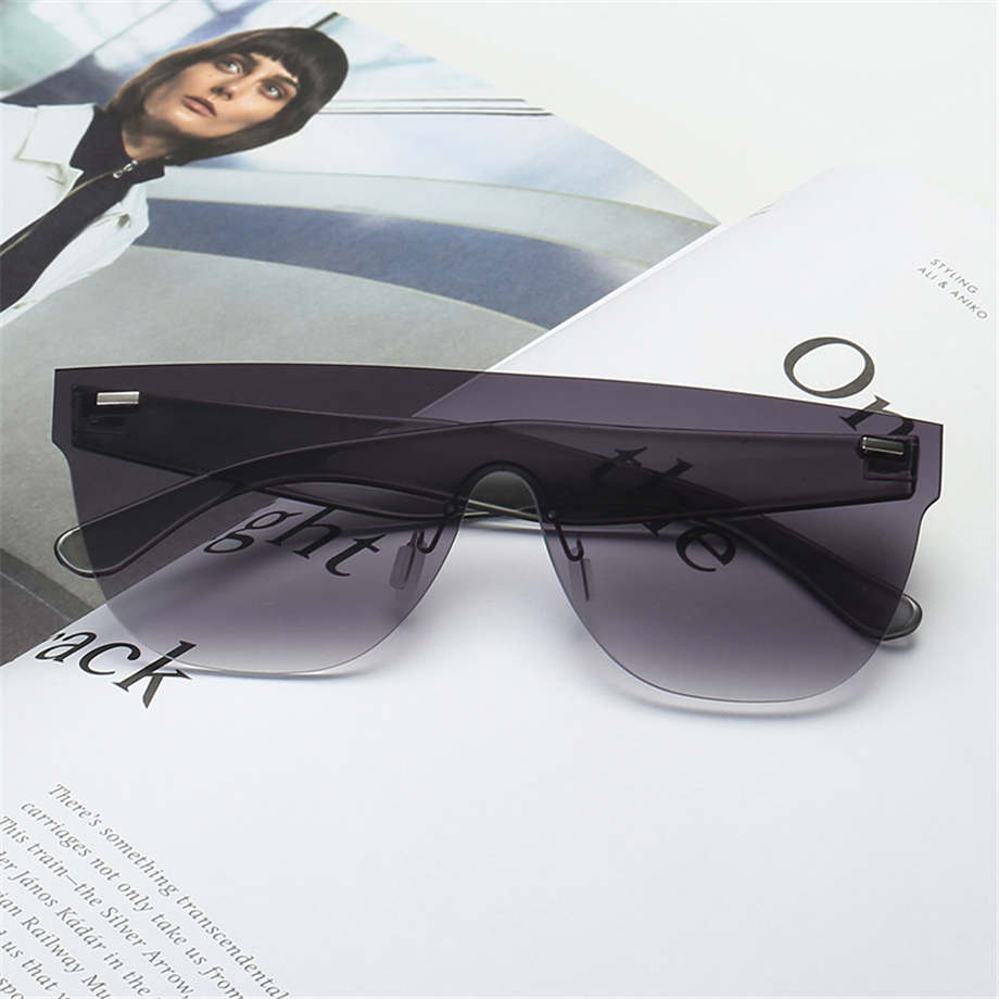 Wholesale-New Fashion Jelly Color Ocean Ladies Sunglasses High Quality Trend Onglasses Female Personality Glasses Uv400
Wholesale-New Fashion Jelly Color Ocean Ladies Sunglasses High Quality Trend Onglasses Female Personality Glasses Uv400