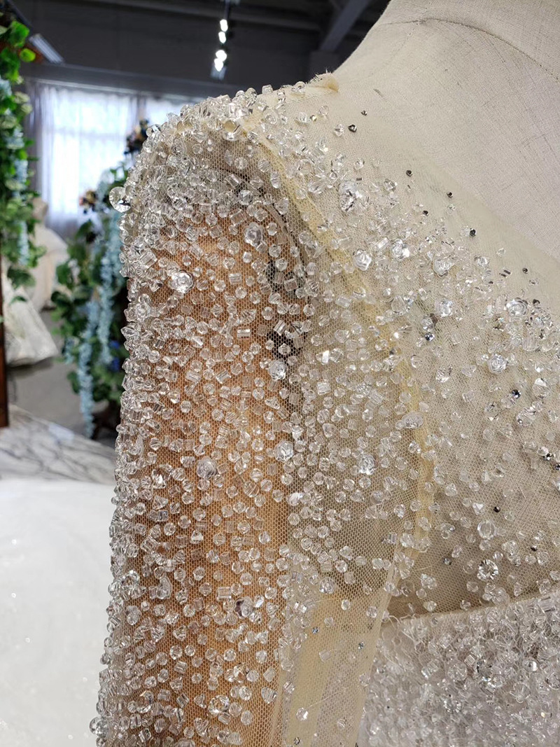 Luxury Design Ball Gown Weeding Dresses Sparkly Crystal Beading Long Sleeve Bridal Gowns Plus Size Sweep Train Real Picture Wedding Dress