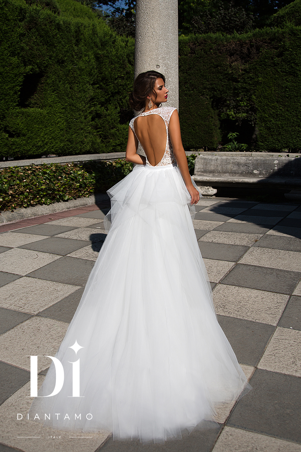 2019 Mermaid Wedding Dresses With Detachable Train Deep V Neck Backless Bridal Gowns Sweep Train Plus Size Country Wedding Dress