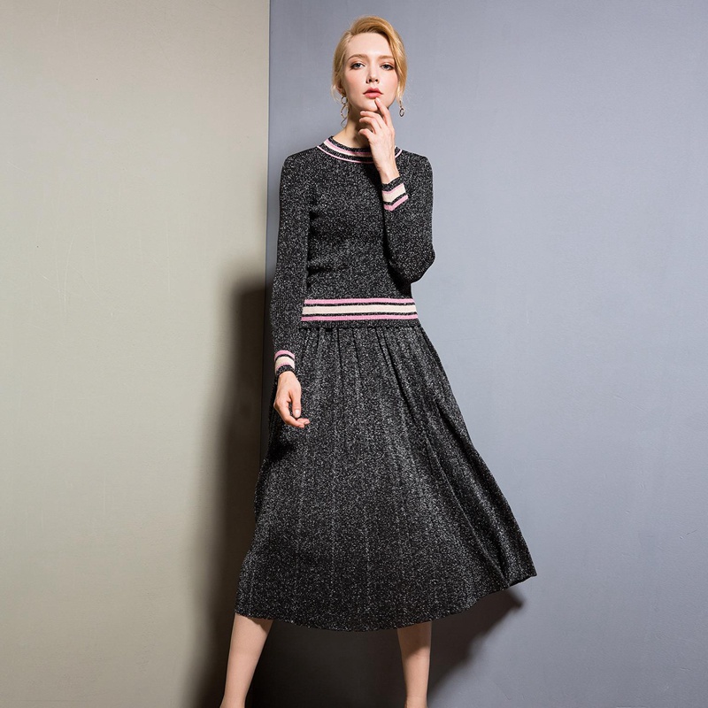 light silk shiny jersey coat cultivate morality sweater + pleated skirts long bitter fleabane dress girl, Black
light silk shiny jersey coat cultivate morality sweater + pleated skirts long bitter fleabane dress girl, Black
